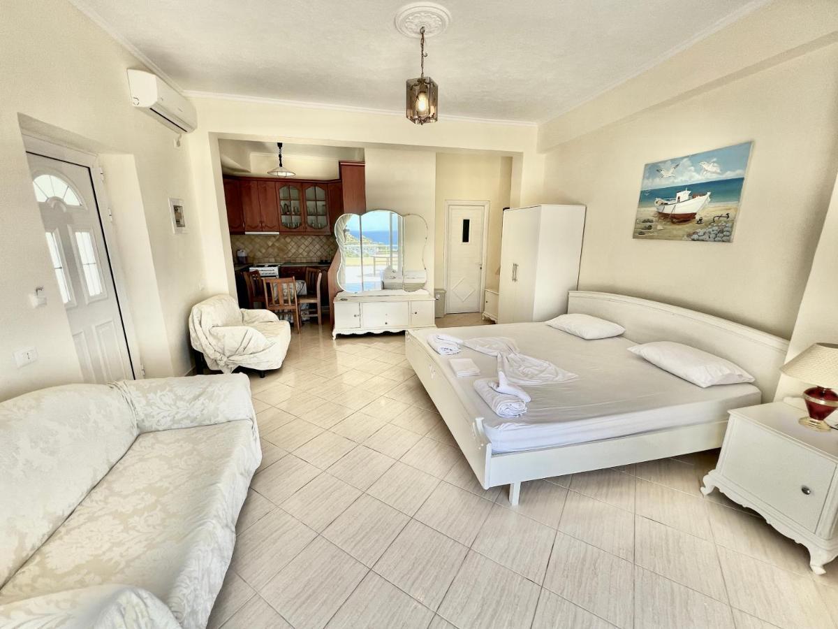 Apartmán Propery Under Renovation Sarandë Exteriér fotografie